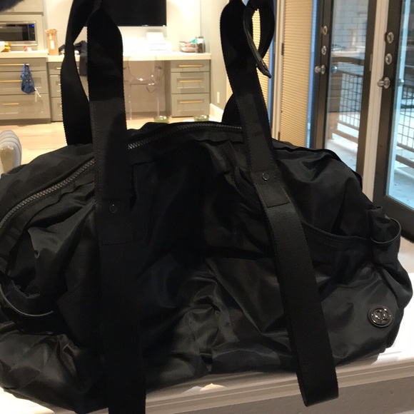 Lululemon Extra Mile Duffel Bag - Picture 7 of 7